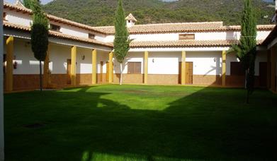 Hostal Aula de Naturaleza El Hornico
