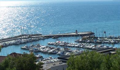 Puerto Deportivo El Candado