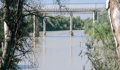 Puente de Hierro sobre el Río Guadalquivir