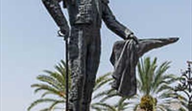 Monumento a Pepe Luis Vázquez