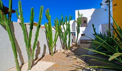 Hostal Doña Lola Marina