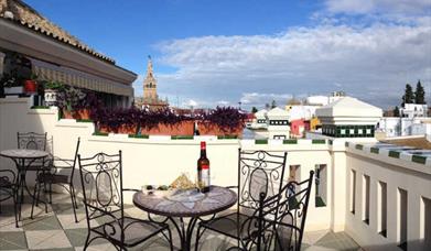 Apartamentos Sevilla Central Suites Puerta de Jerez