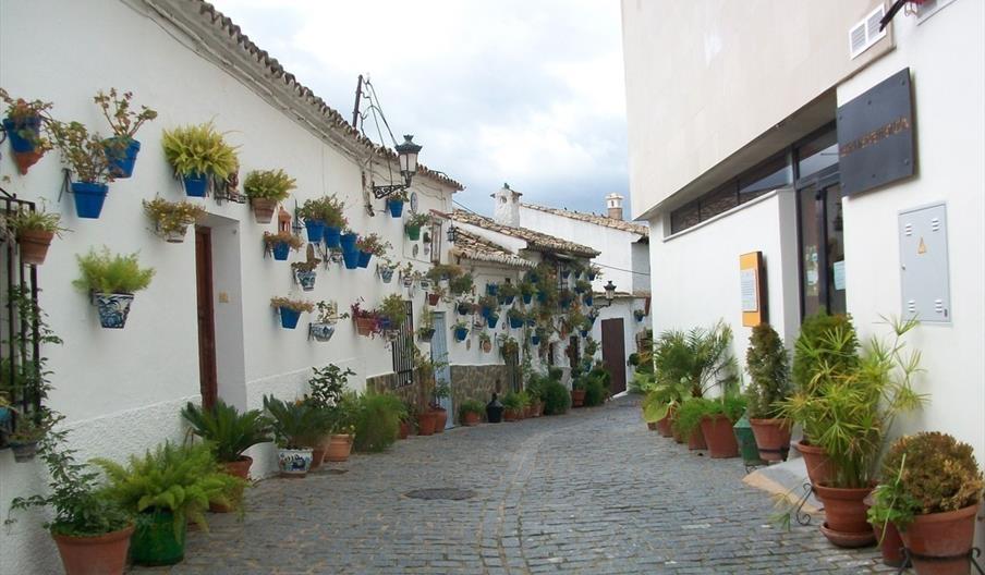 Centro de Interpretación de las Tumbas Principescas de Toya y Hornos
