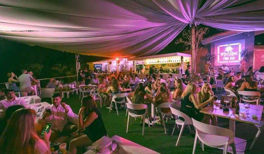 Malibú Pool Bar