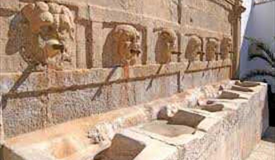 Fuente de los Seis Caños