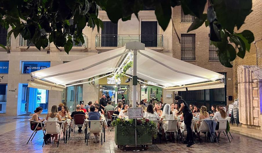 Terraza y Platos