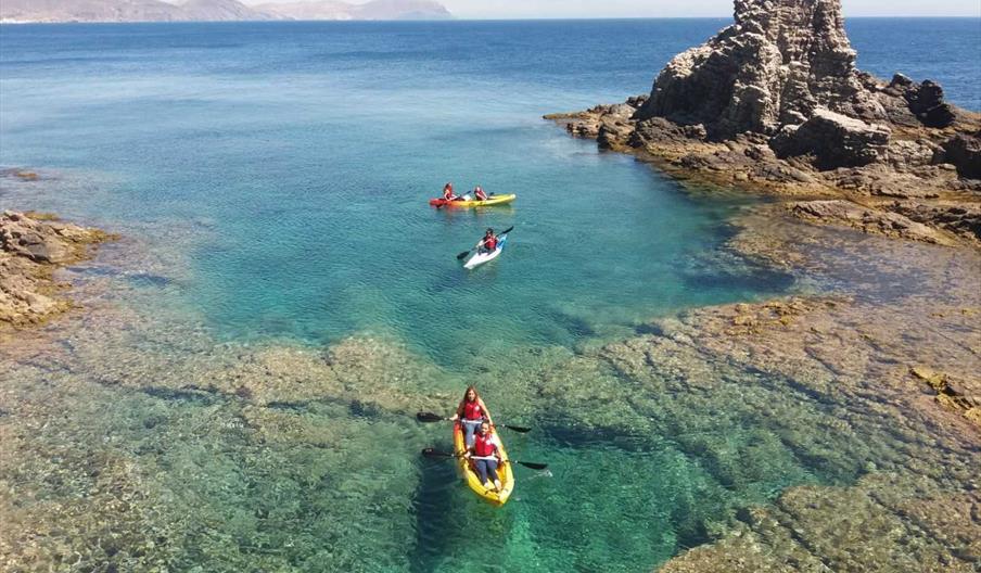 HAPPY KAYAK