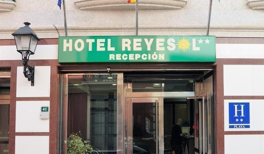Reyesol