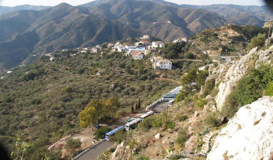 Comares