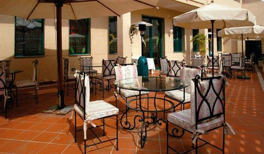 Hotel Mainake