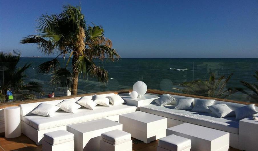 Chill Out Dos Lunas