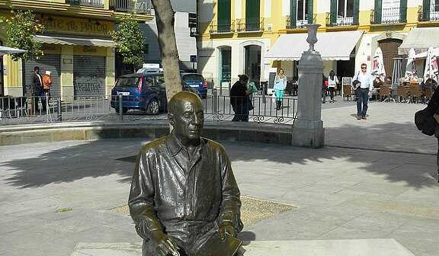 estatua de picasso