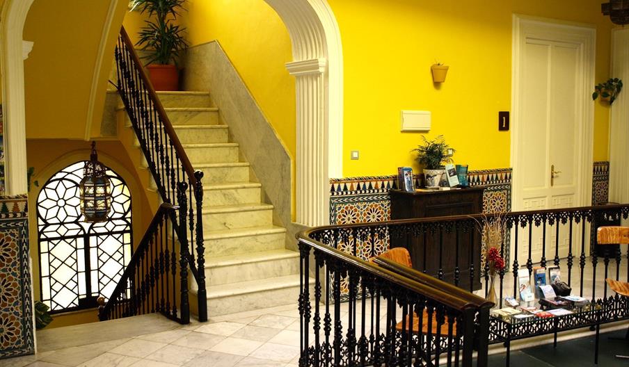La Casa Amarilla