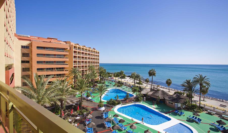 Hotel frente al mar