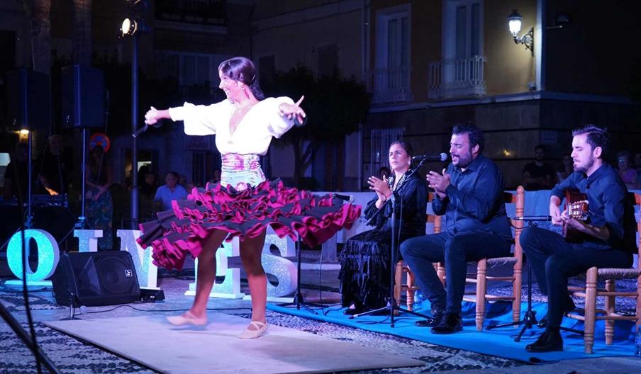 "La Noche al Raso"