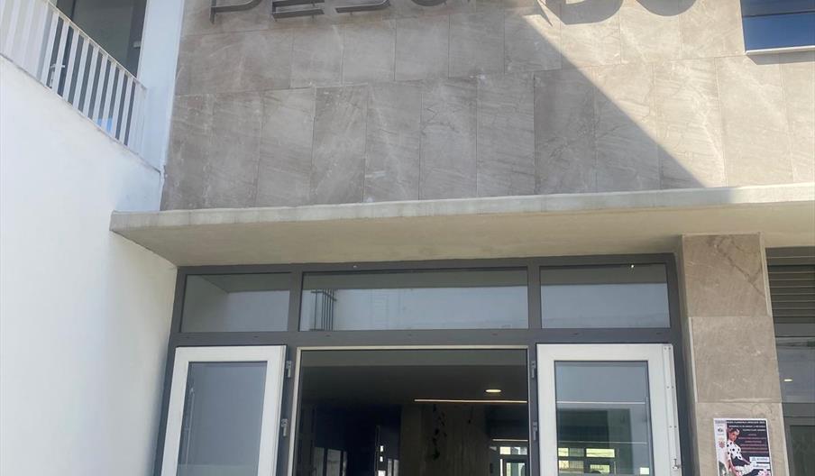 ENTRADA A LA PLAZA DEL PESCADO POR LA C/ MERCADO