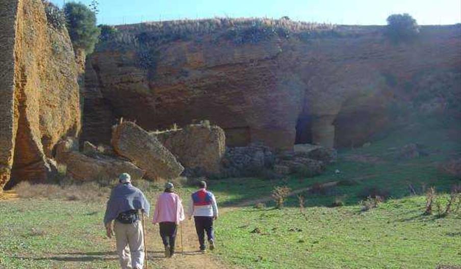 Cueva de la Batida Caminos de pasi´ón