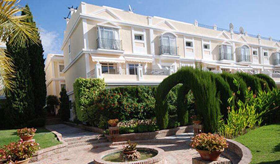 Apartamentos Aloha Gardens