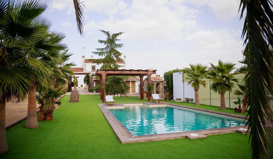 Piscina ,pérgola