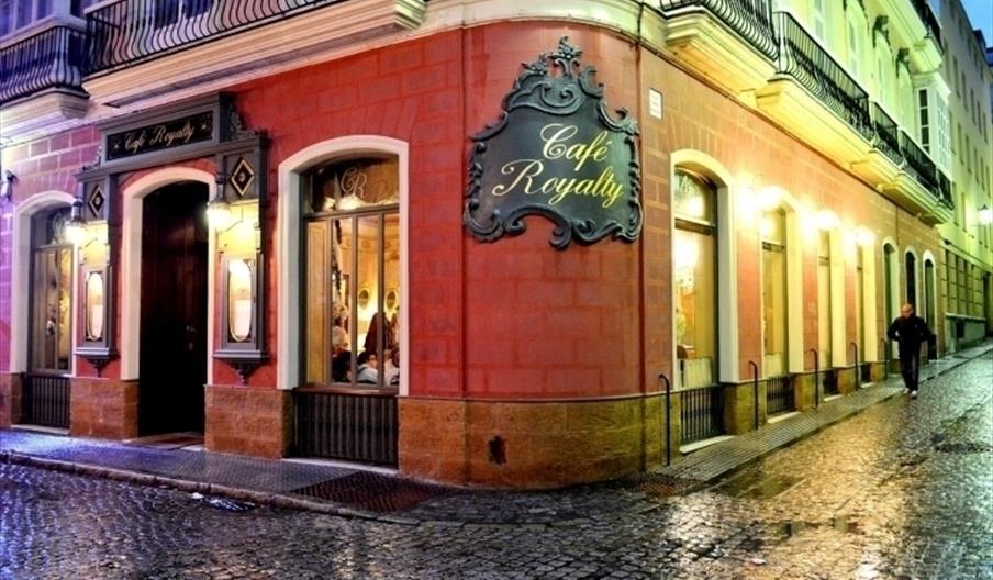 Café Royalty