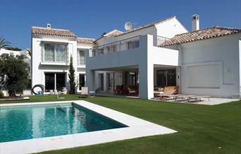 Fachada Villa Langre