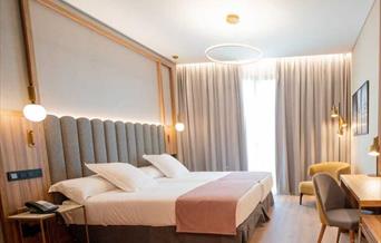 Hotel Giralda Center