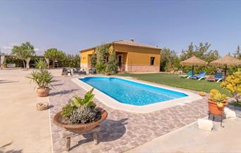 Villa Lucrecia, casa rural en La Campiña de Sevilla