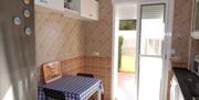 Cocina. Salida a terraza